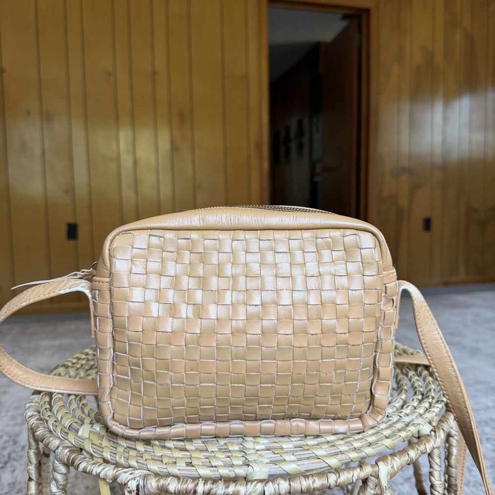 Able Valerie Leather Crossbody Bag In Pebble -Tan Cream Woven Midi Sac - Picture 2 of 16